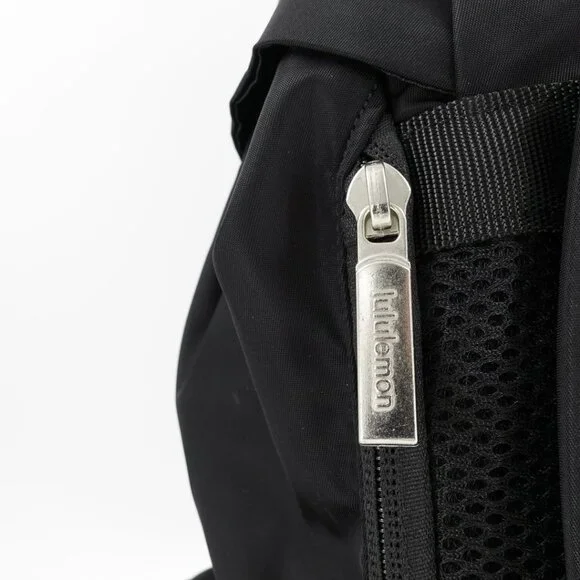Lululemon Wunderlust Backpack 25L Black - Picture 10 of 16